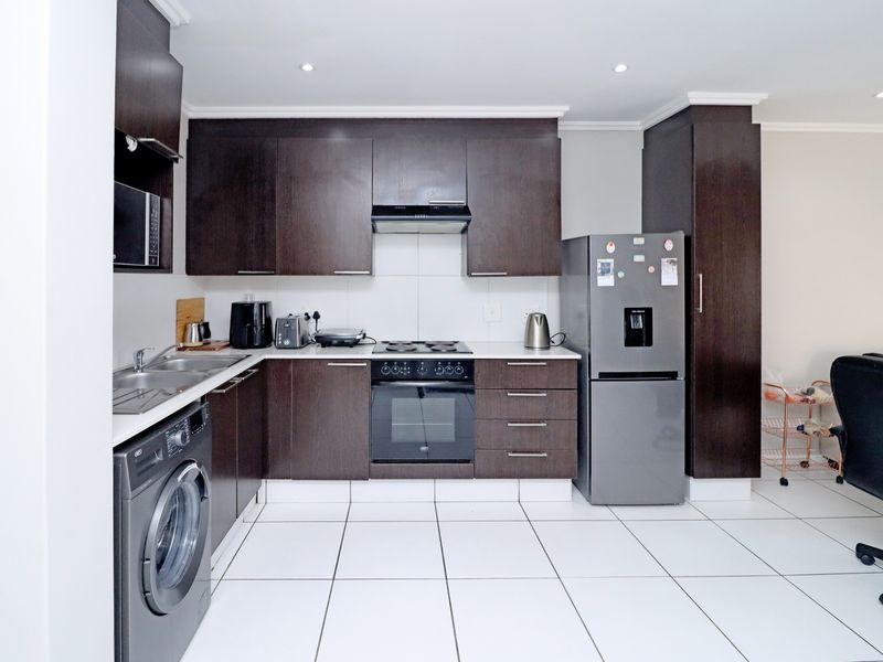 Elegant Loft Living with Contemporary Finishes in Craigavon - Photo 4