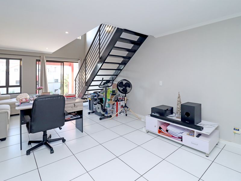 Elegant Loft Living with Contemporary Finishes in Craigavon - Photo 9