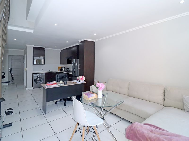 Elegant Loft Living with Contemporary Finishes in Craigavon - Photo 8