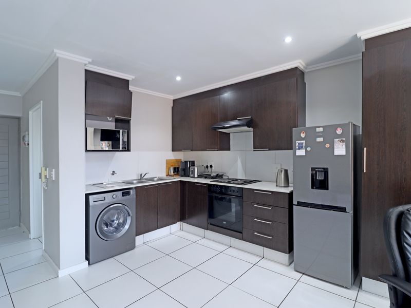 Elegant Loft Living with Contemporary Finishes in Craigavon - Photo 3