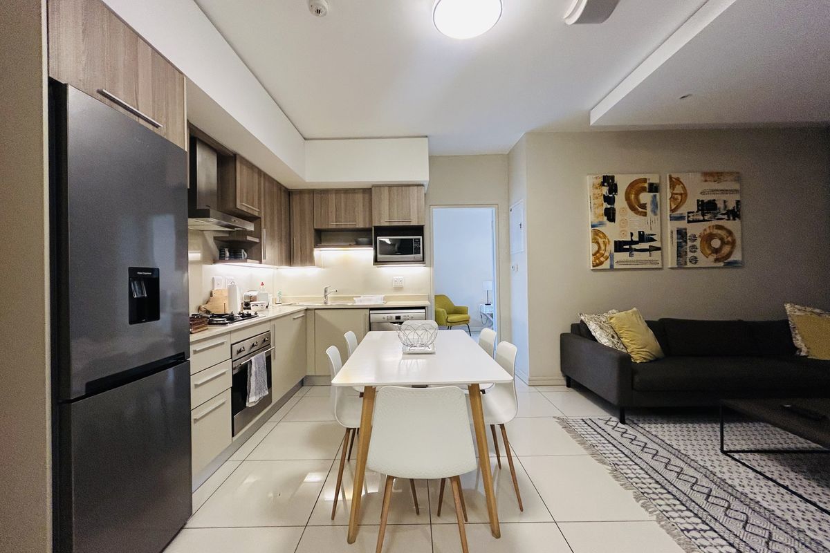 Gorgeous, Furnished, 2 Bedrooms, 2.5 Bathrooms, pet friendly with 100% back-up power. - Photo 3
