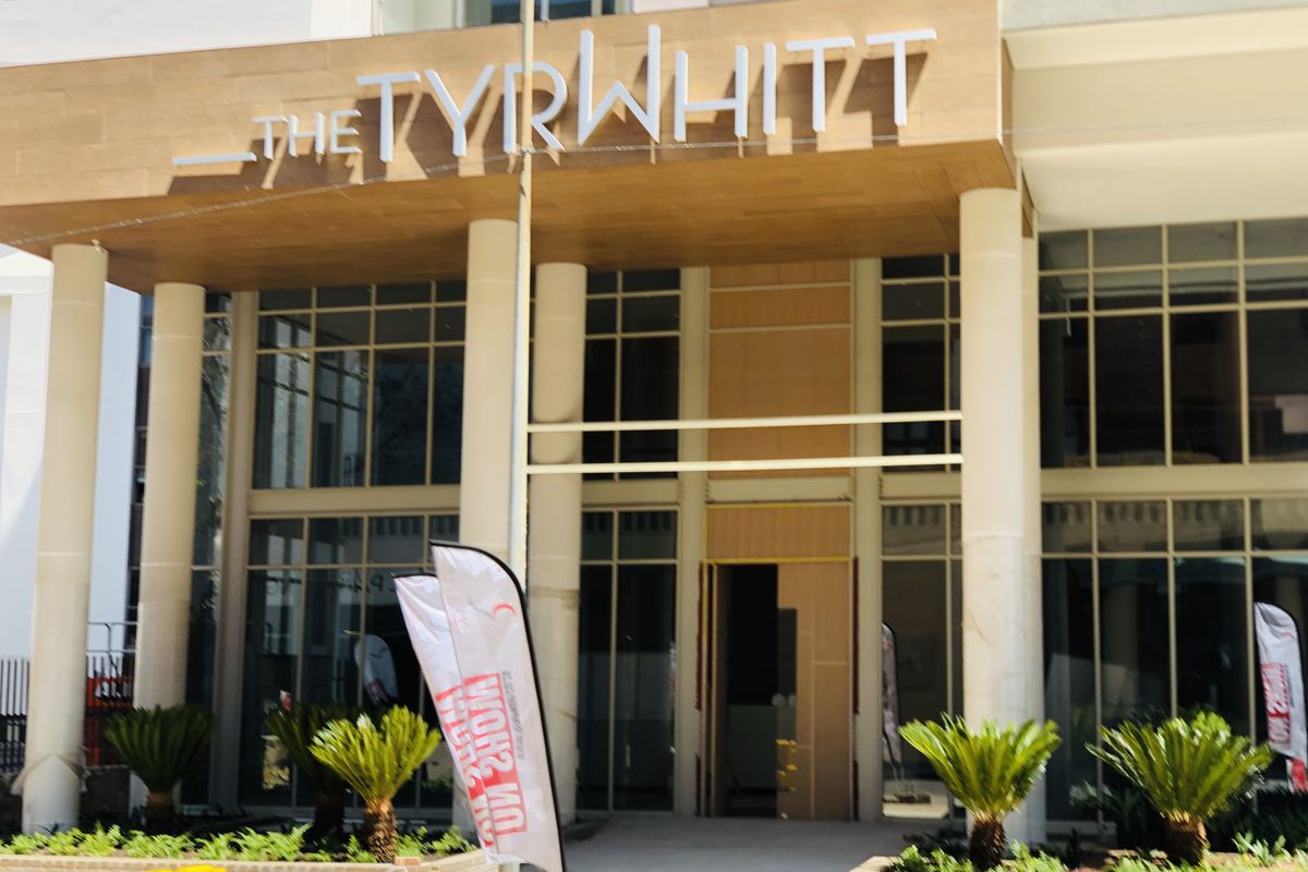 Gorgeous, Furnished, 2 Bedrooms, 2.5 Bathrooms, pet friendly with 100% back-up power. - Photo 5