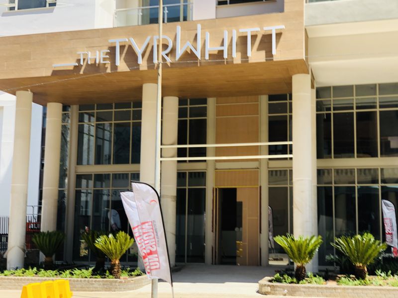 Gorgeous, Furnished, 2 Bedrooms, 2.5 Bathrooms, pet friendly with 100% back-up power. - Photo 2