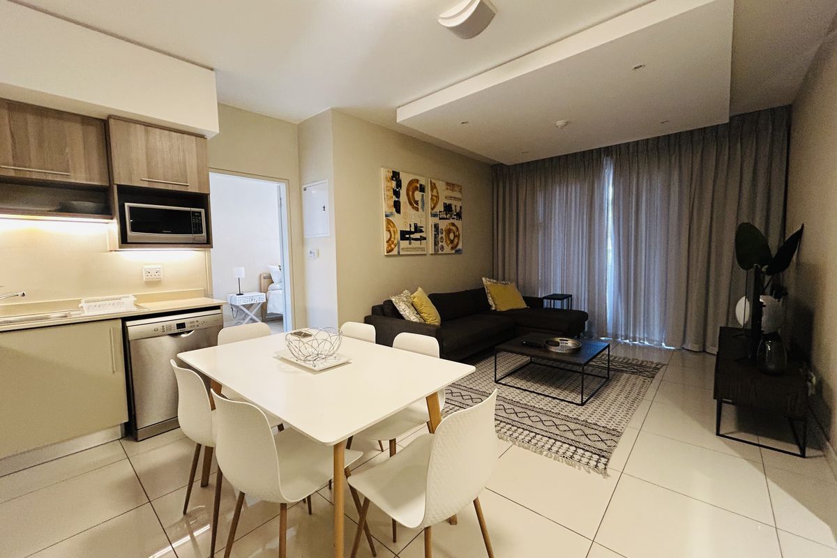 Gorgeous, Furnished, 2 Bedrooms, 2.5 Bathrooms, pet friendly with 100% back-up power. - Photo 4