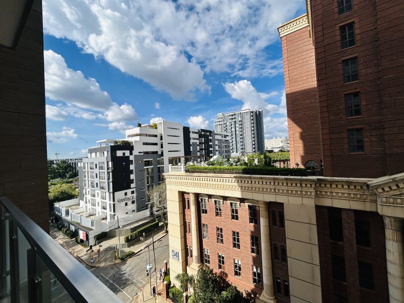 Gorgeous, Furnished, 2 Bedrooms, 2.5 Bathrooms, pet friendly with 100% back-up power. - Photo 9