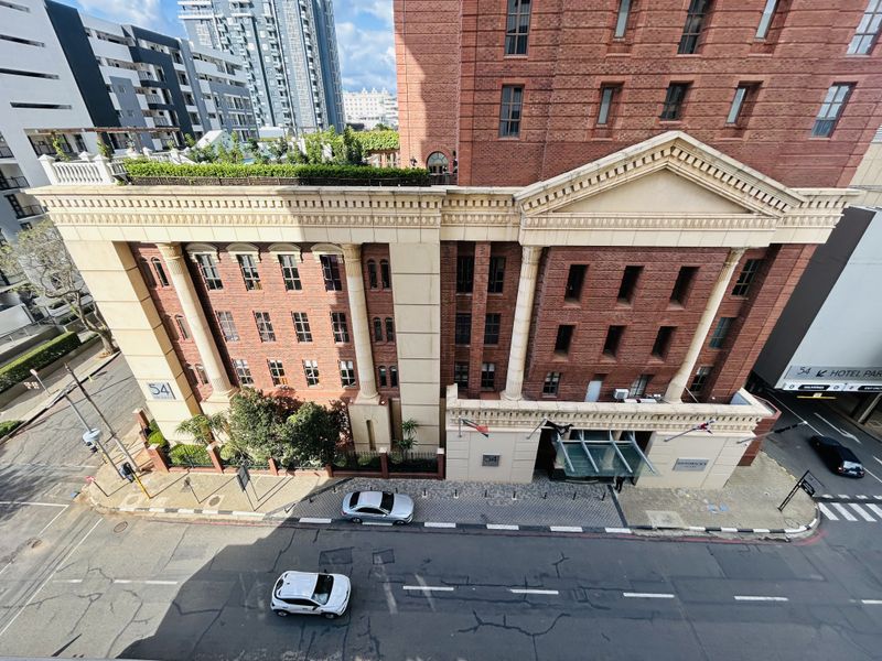 Gorgeous, Furnished, 2 Bedrooms, 2.5 Bathrooms, pet friendly with 100% back-up power. - Photo 10