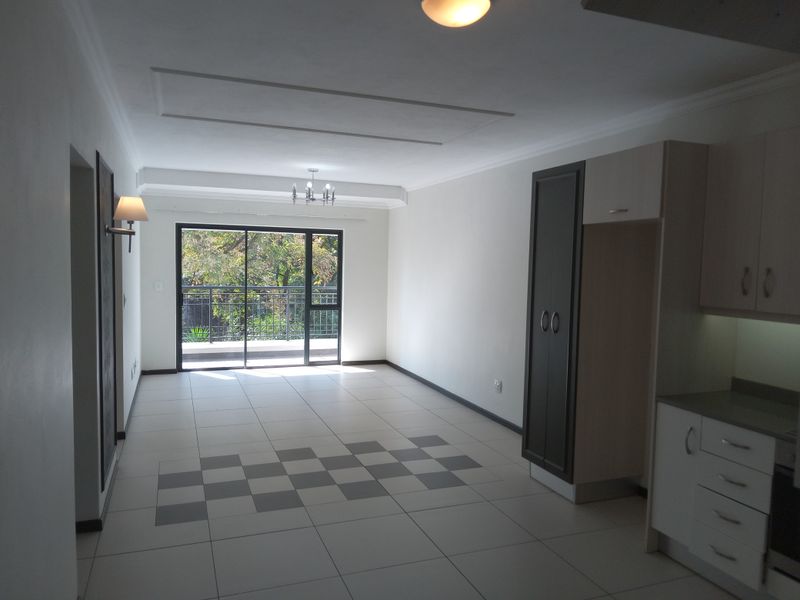 2 bedrooms 2 bathrooms 2nd floor apartment to rent in Cottonwoods Estate - Photo 2