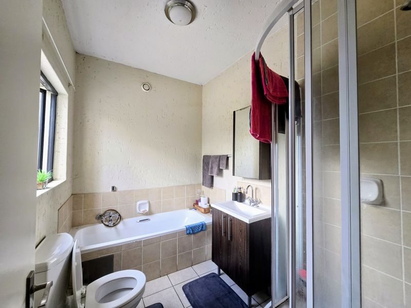 Modern One Bedroom Apartment Available In Ferndale - Photo 9