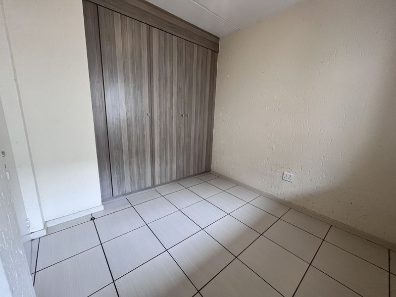 2 Bed 1 Bath ground floor unit in Greenwich Village - Photo 6