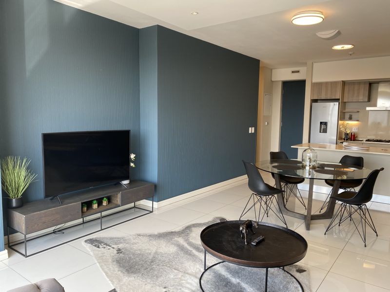 This 2 bedroom 2 bathroom apartment is available - Photo 10