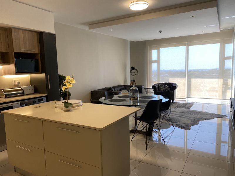 This 2 bedroom 2 bathroom apartment is available - Photo 8