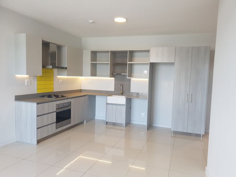 2 Bedroom, 2 Bathroom Apartment in Rosebank - Photo 6