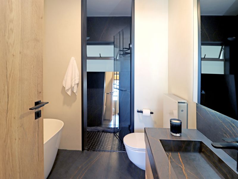 2 Bedroom, 2 Bathroom Apartment in Rosebank - Photo 10