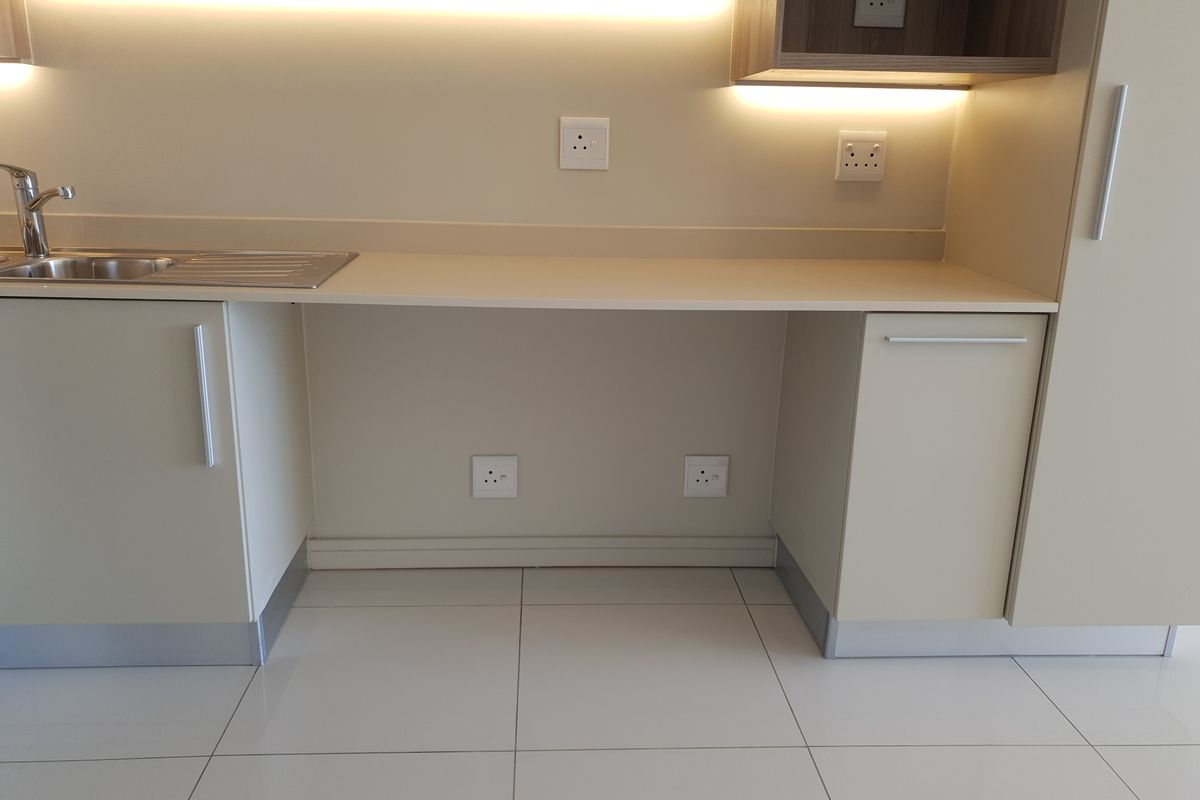 Stylish Luxury Off-The-Grid 2 Bed 2 Bath apartment In The Centre Of Rosebank - Photo 5