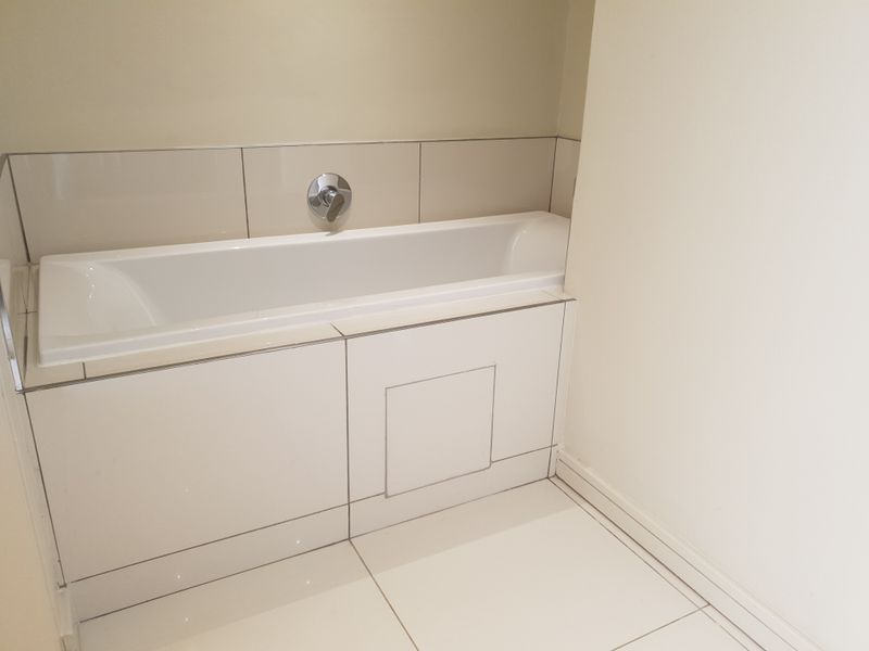 Stylish Luxury Off-The-Grid 2 Bed 2 Bath apartment In The Centre Of Rosebank - Photo 9