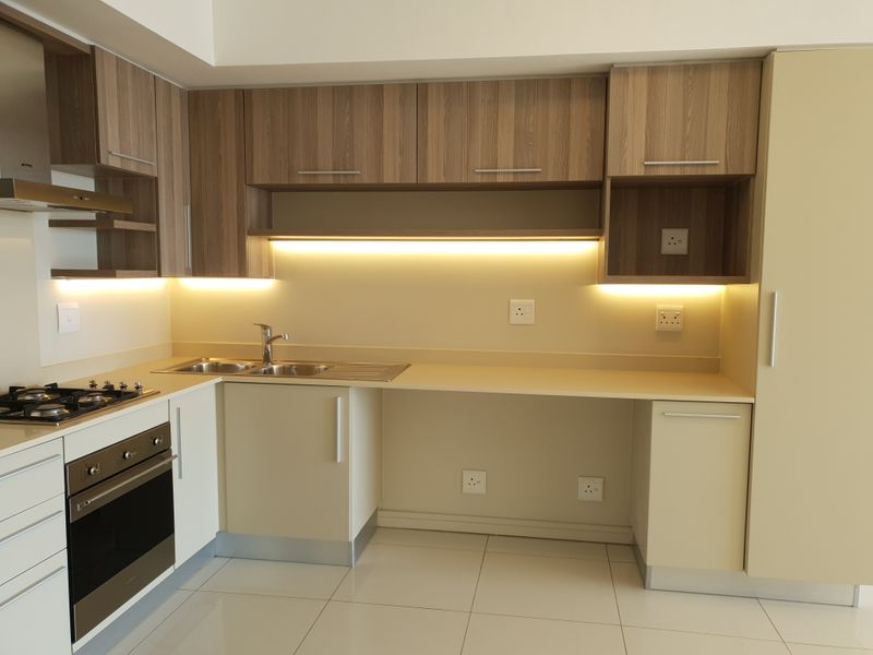 Stylish Luxury Off-The-Grid 2 Bed 2 Bath apartment In The Centre Of Rosebank - Photo 2