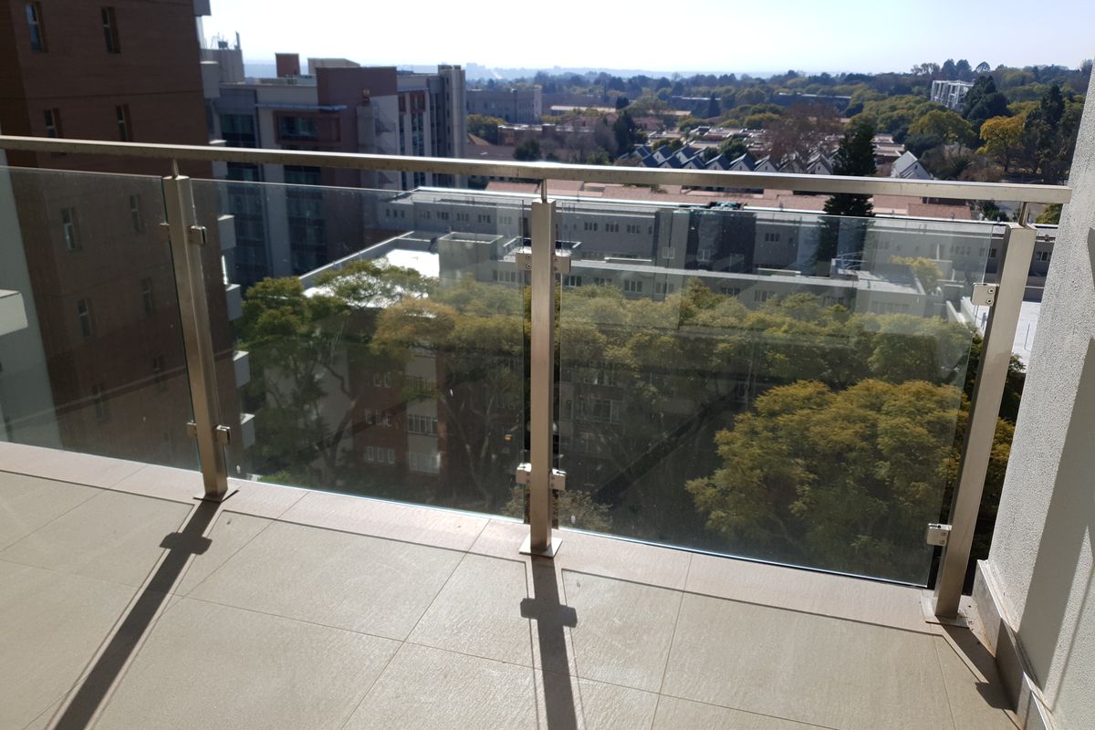 Stylish Luxury Off-The-Grid 2 Bed 2 Bath apartment In The Centre Of Rosebank - Photo 3
