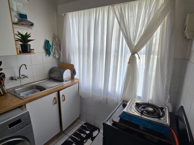 2 Bedroom Apartment For Sale In Randburg - Photo 5