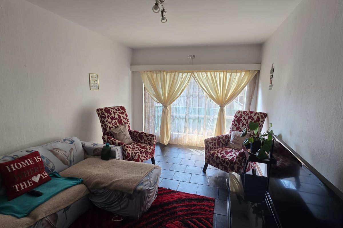 2 Bedroom Apartment For Sale In Randburg - Photo 2