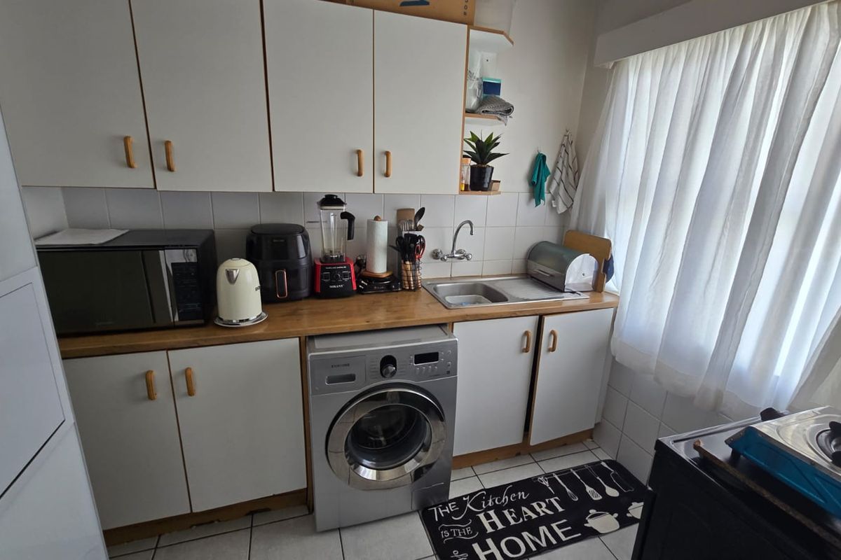 2 Bedroom Apartment For Sale In Randburg - Photo 4