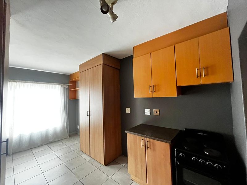Studio Apartment | Melville Mews, Sunnyside, Johannesburg, Affordable Investment or Ideal First Home - Photo 3
