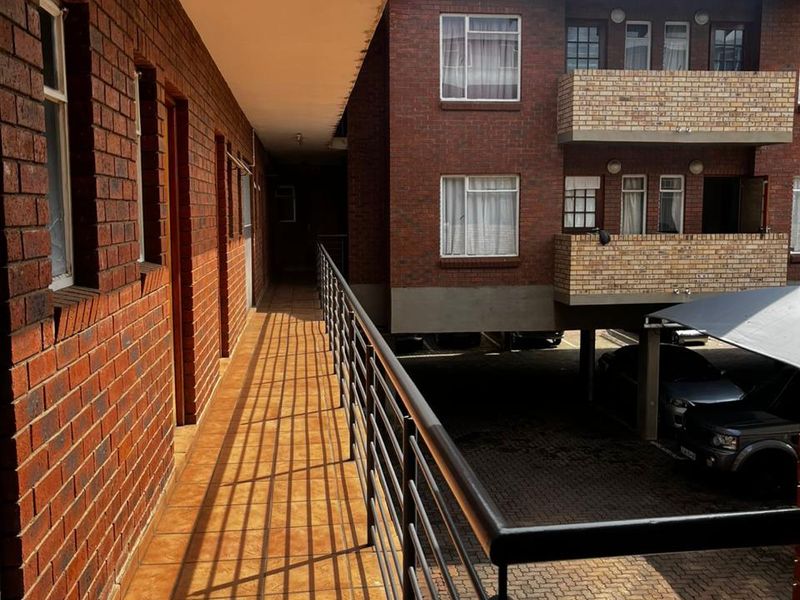 Studio Apartment | Melville Mews, Sunnyside, Johannesburg, Affordable Investment or Ideal First Home - Photo 8