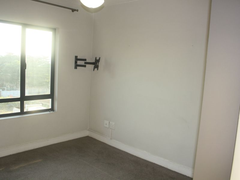 A sunny 1st floor 1 bedroom apartment to rent in Rivonia. - Photo 10