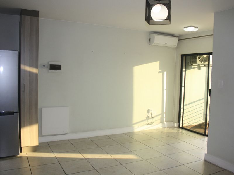 A sunny 1st floor 1 bedroom apartment to rent in Rivonia. - Photo 8