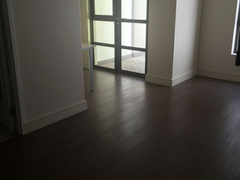 North facing 1 bedroom 1 bath apartment available in Rivonia. - Photo 7