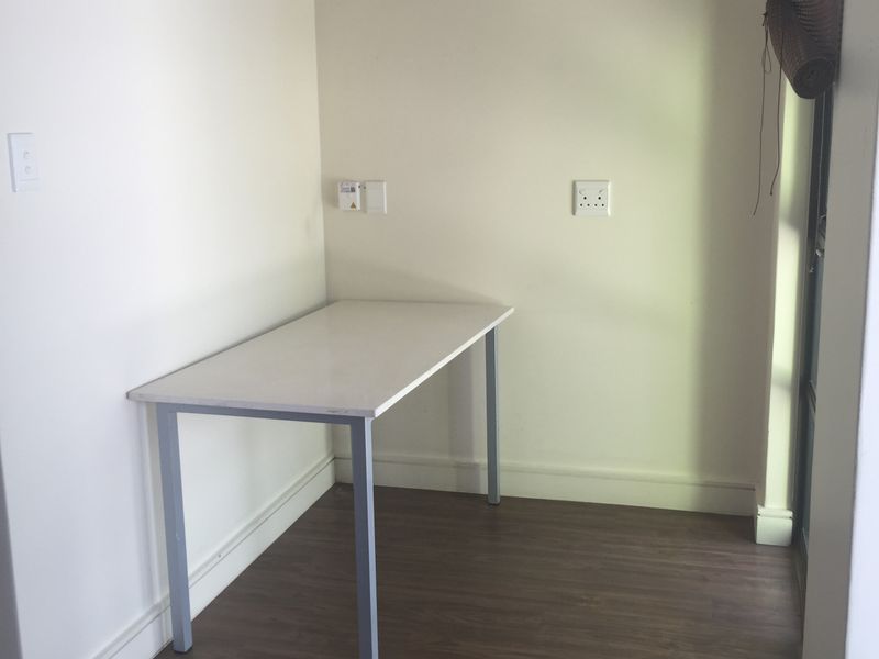 North facing 1 bedroom 1 bath apartment available in Rivonia. - Photo 8