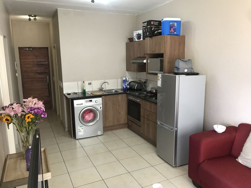 1 bedroom located on the ground floor in secure complex - Photo 8