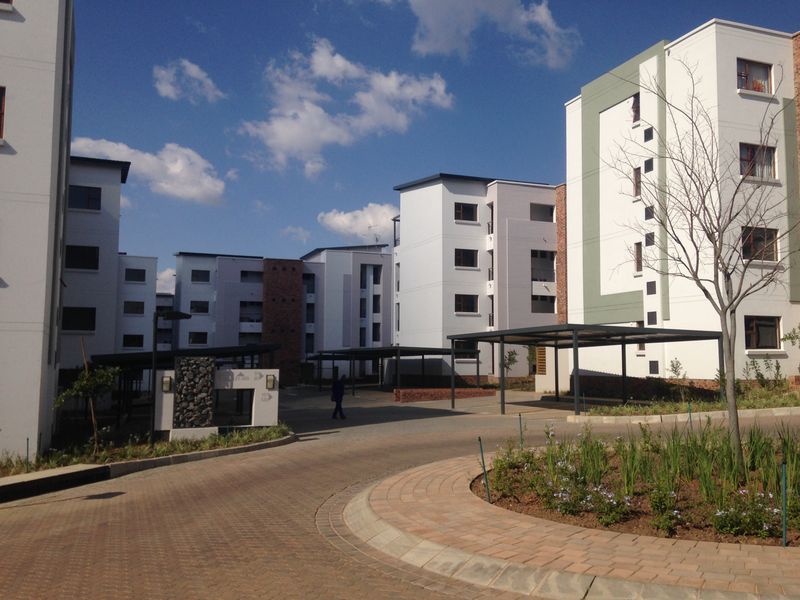 1 bedroom located on the ground floor in secure complex - Photo 1