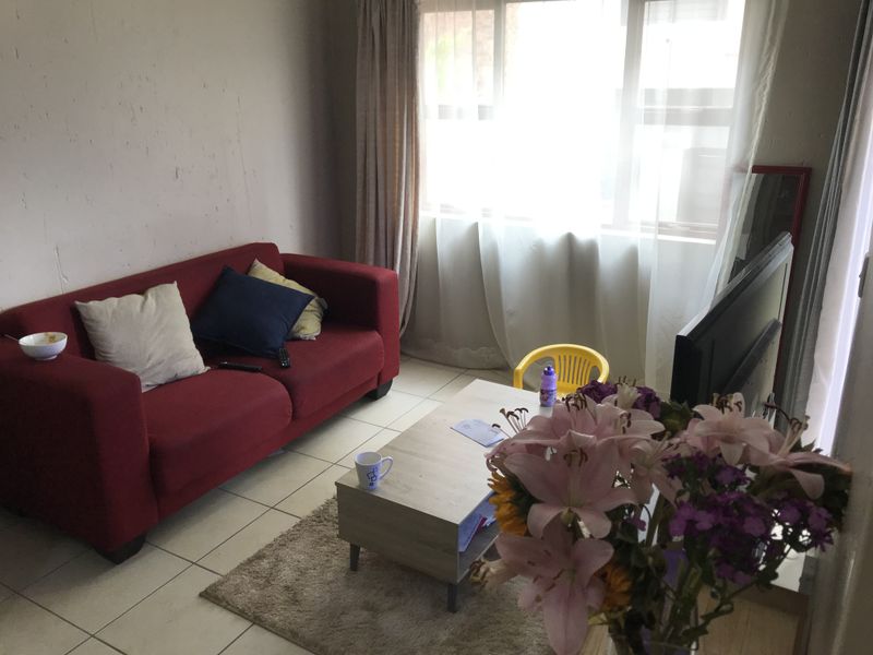 1 bedroom located on the ground floor in secure complex - Photo 2