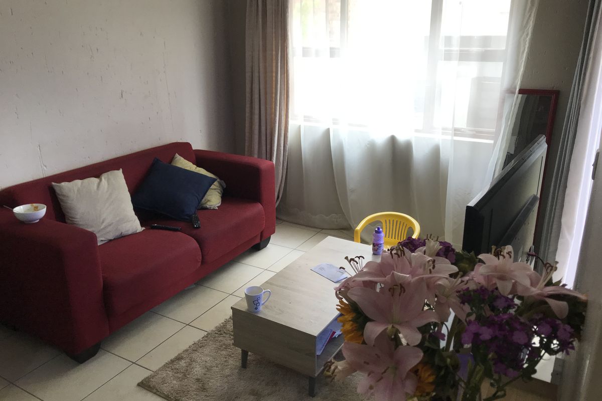 1 bedroom located on the ground floor in secure complex - Photo 2