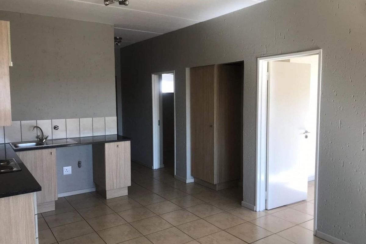 2 bed 1 bath apartment located in modern complex - Photo 2