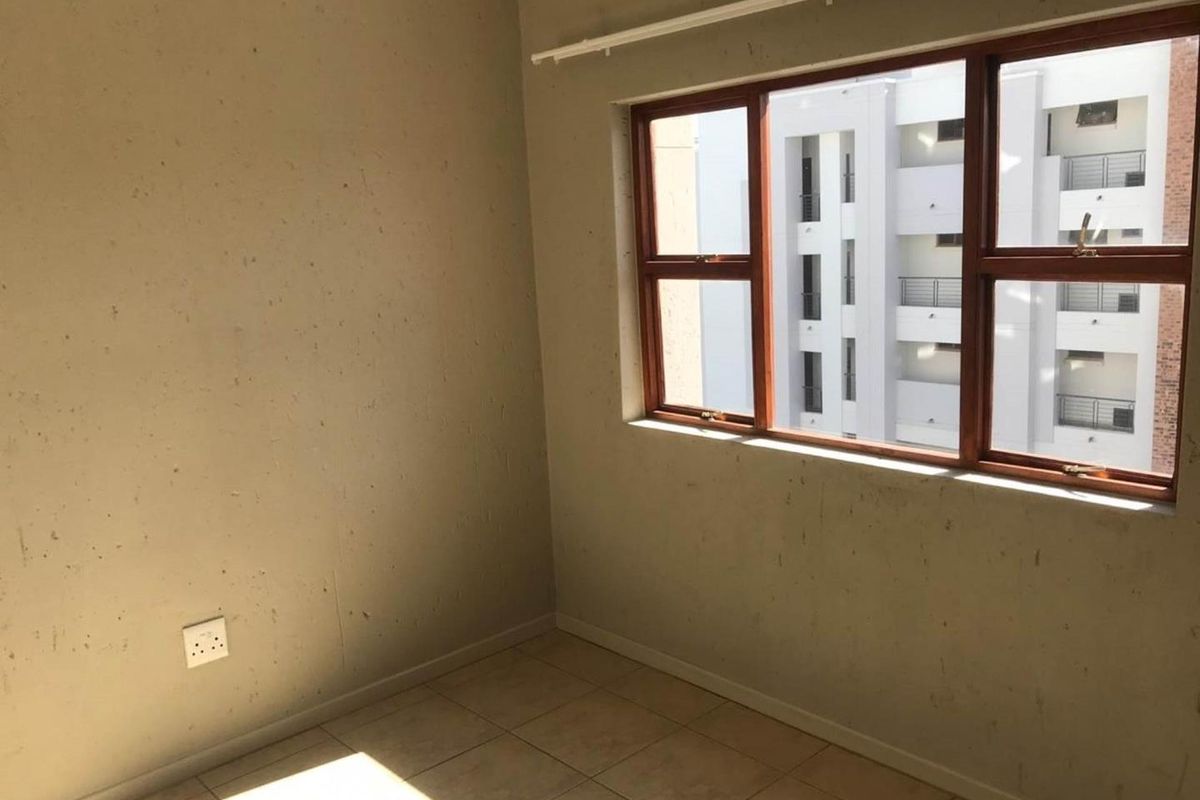 2 bed 1 bath apartment located in modern complex - Photo 5