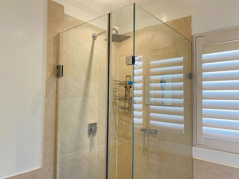 Unique, 2 Bedrooms, 2.5-Bathrooms Duplex Townhouse with a Private Courtyard - Photo 6