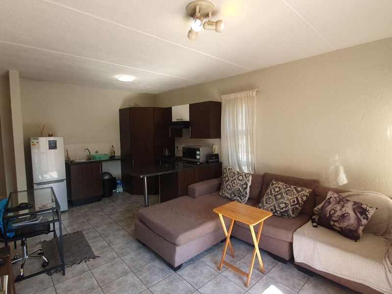 Second floor 1 bedroom in beautiful secure complex, Brushwood in Ferndale - Photo 2