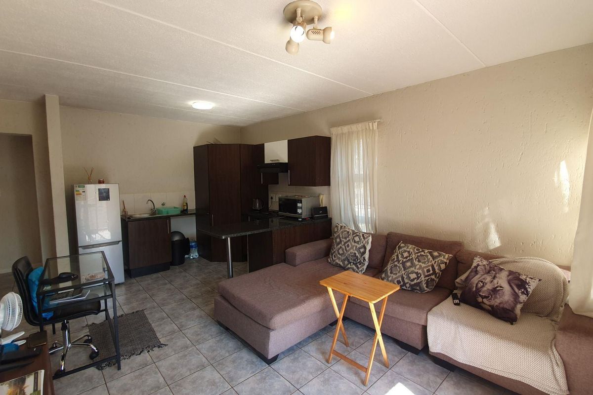 Second floor 1 bedroom in beautiful secure complex, Brushwood in Ferndale - Photo 2