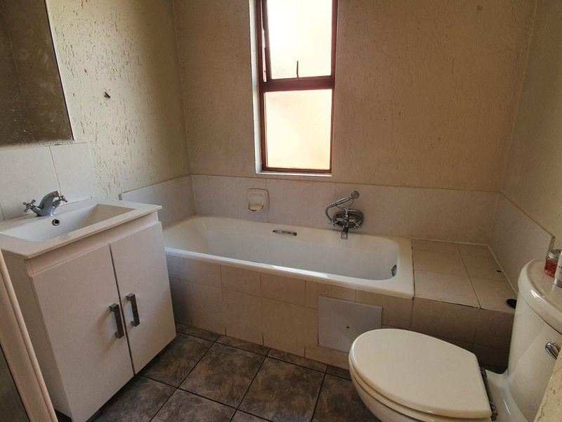 Second floor 1 bedroom in beautiful secure complex, Brushwood in Ferndale - Photo 7