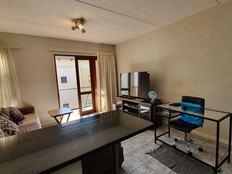 Second floor 1 bedroom in beautiful secure complex, Brushwood in Ferndale - Photo 4