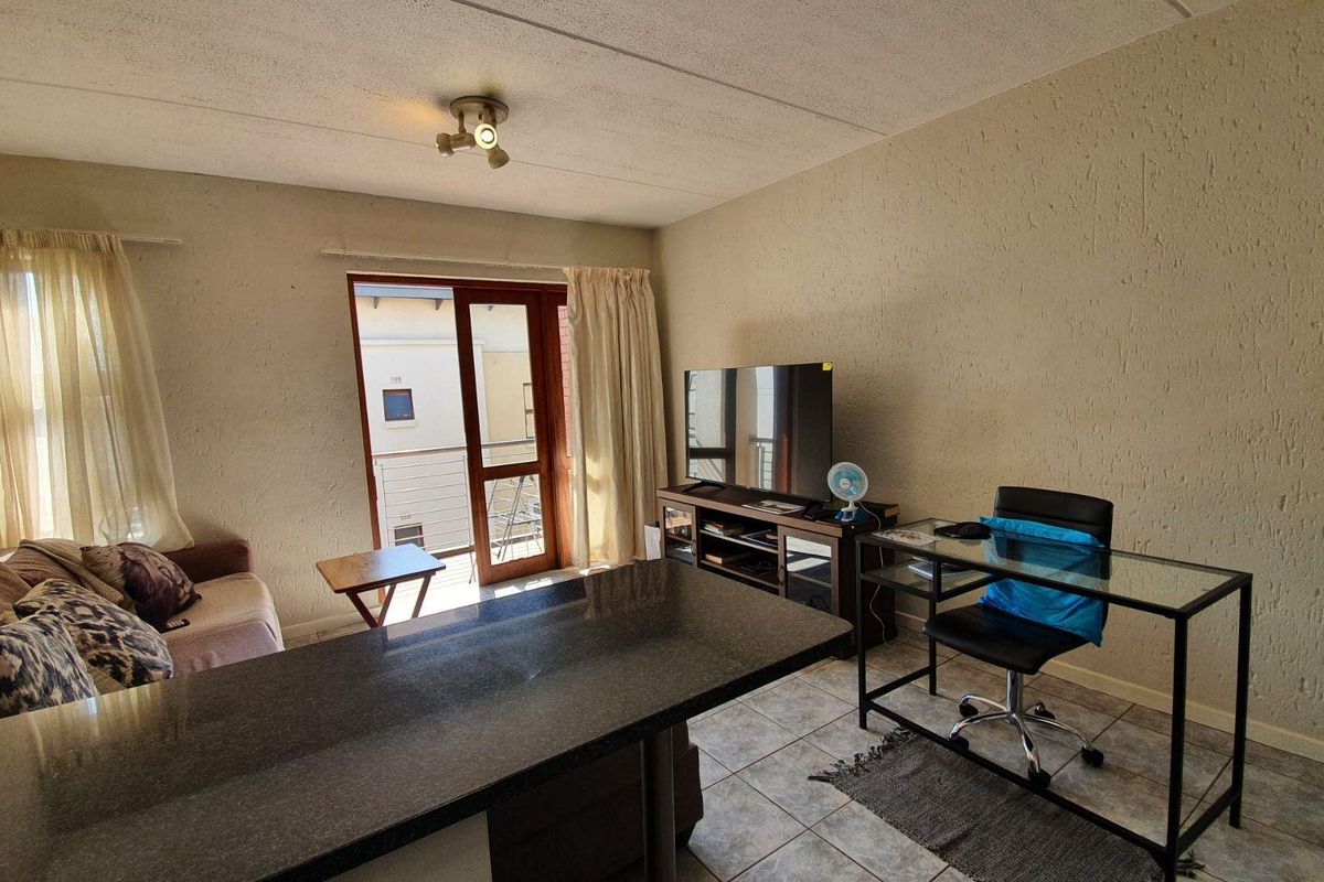 Second floor 1 bedroom in beautiful secure complex, Brushwood in Ferndale - Photo 4