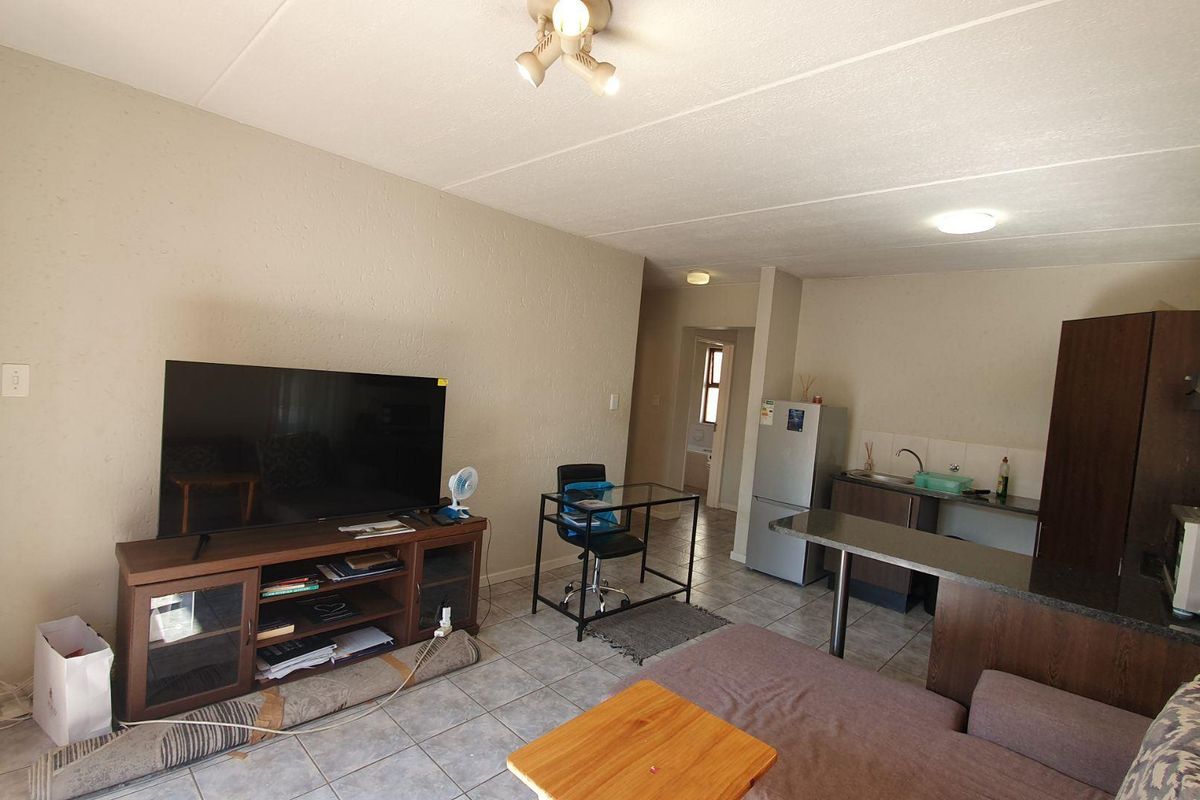Second floor 1 bedroom in beautiful secure complex, Brushwood in Ferndale - Photo 3
