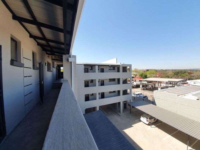 2 bedroom 1 bathroom apartment in Fern Valley - Photo 5