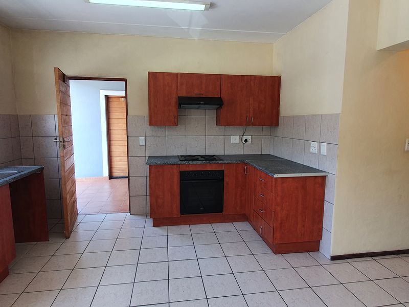 1st floor 1 bedroom located close to Randburg central - Photo 3