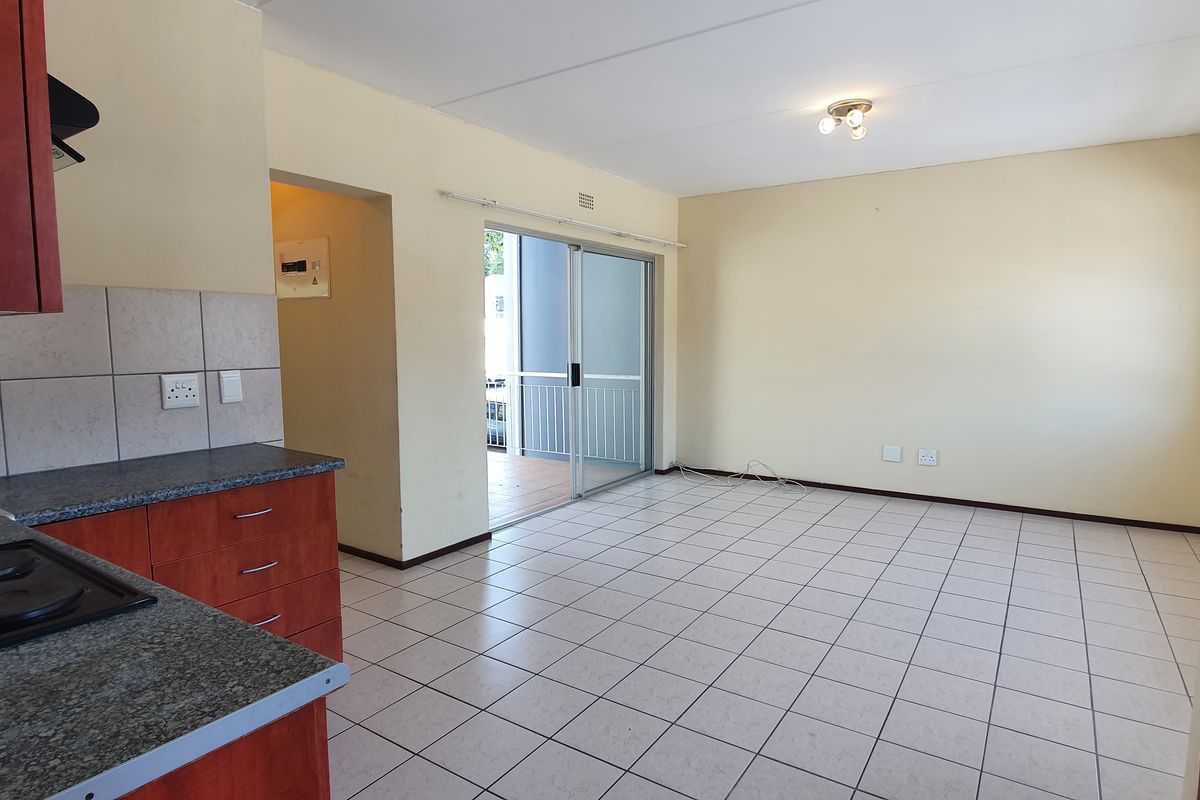 1st floor 1 bedroom located close to Randburg central - Photo 2