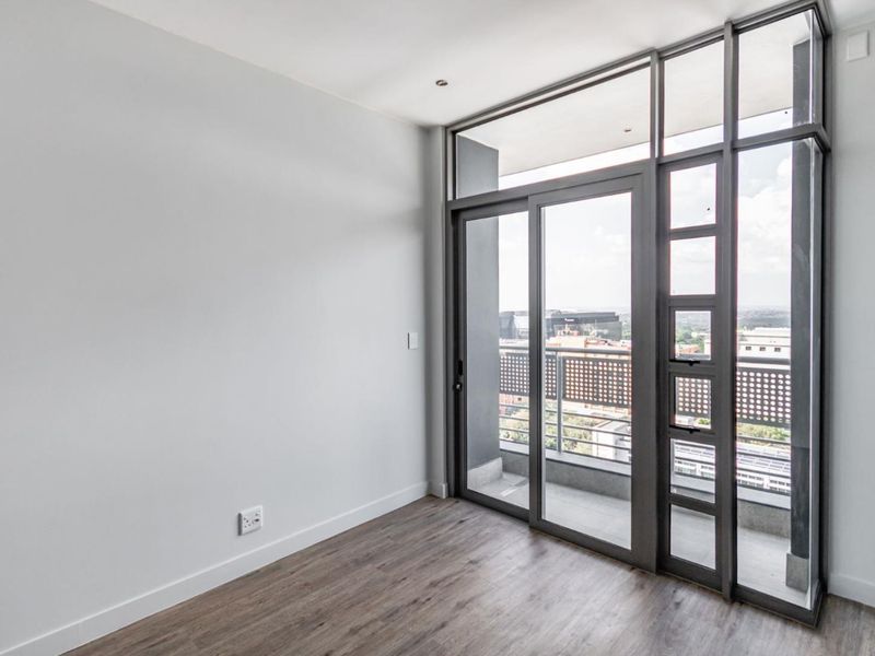 Sophisticated and Elegant Penthouse  - 3 Bedroom 2.5 Bathrooms - Photo 8