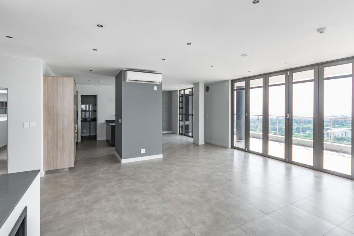 Sophisticated and Elegant Penthouse  - 3 Bedroom 2.5 Bathrooms - Photo 2