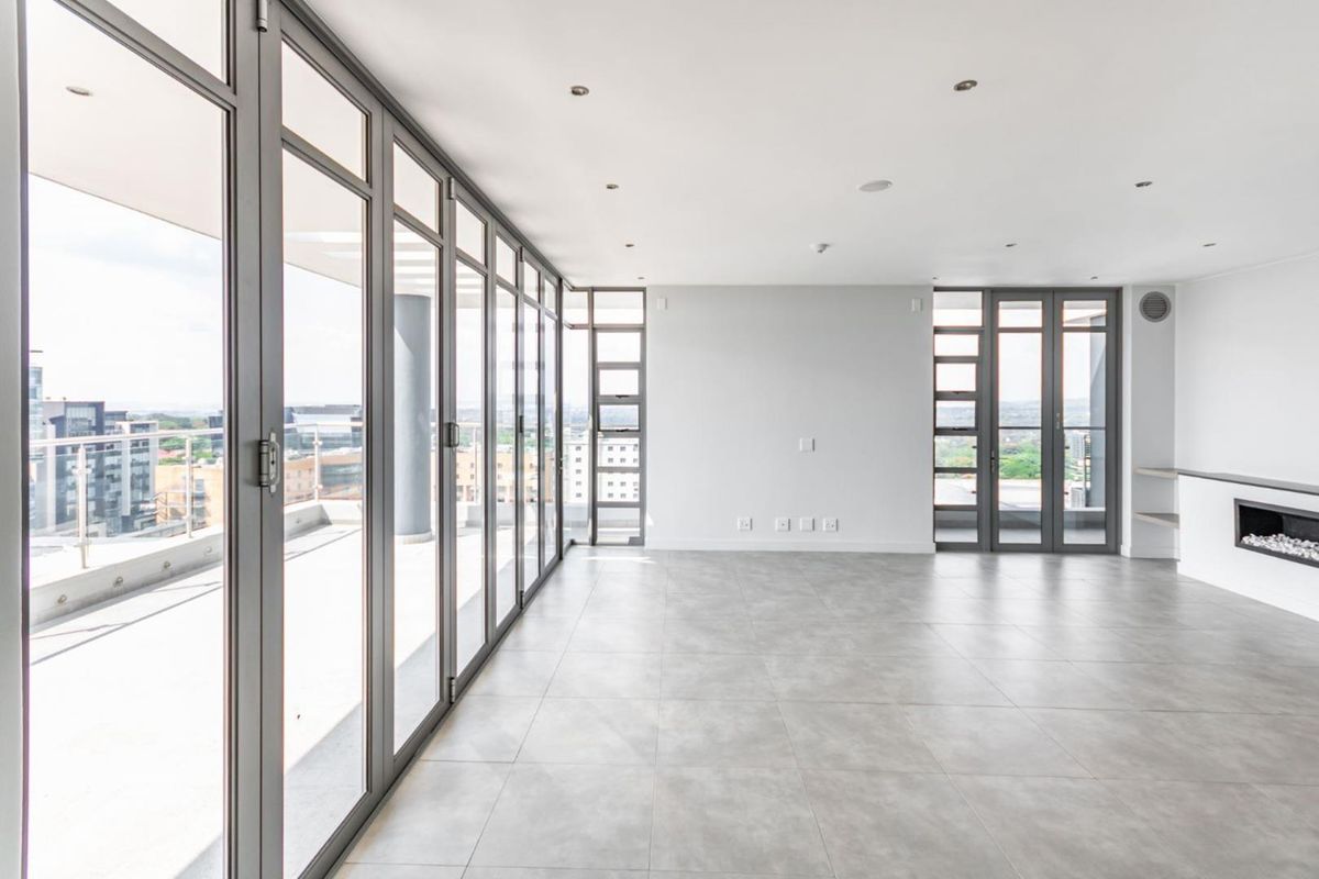 Sophisticated and Elegant Penthouse  - 3 Bedroom 2.5 Bathrooms - Photo 4