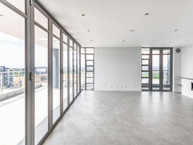 Sophisticated and Elegant Penthouse  - 3 Bedroom 2.5 Bathrooms - Photo 4